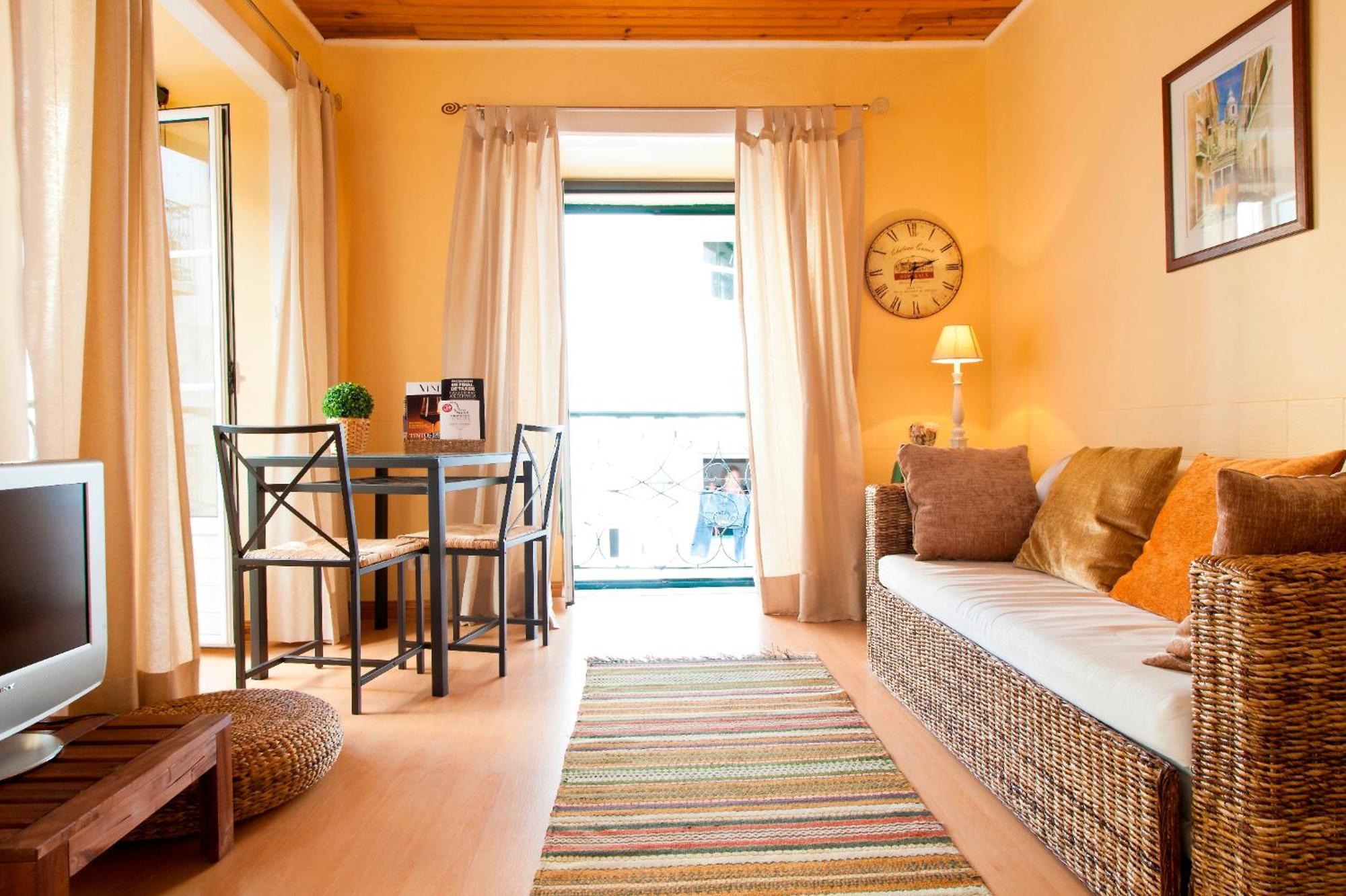 In Vibrant Bairro Alto Apartamento Lisboa